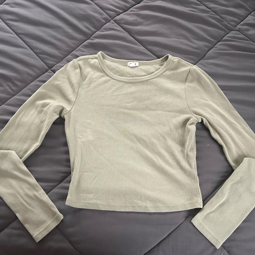 Olive Green Long Sleeve Women's Cropped Top